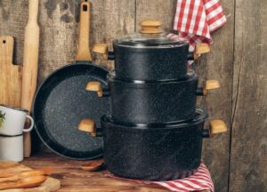 Carbon steel cookware – lightweight cast iron alternative with natural non-stick seasoning